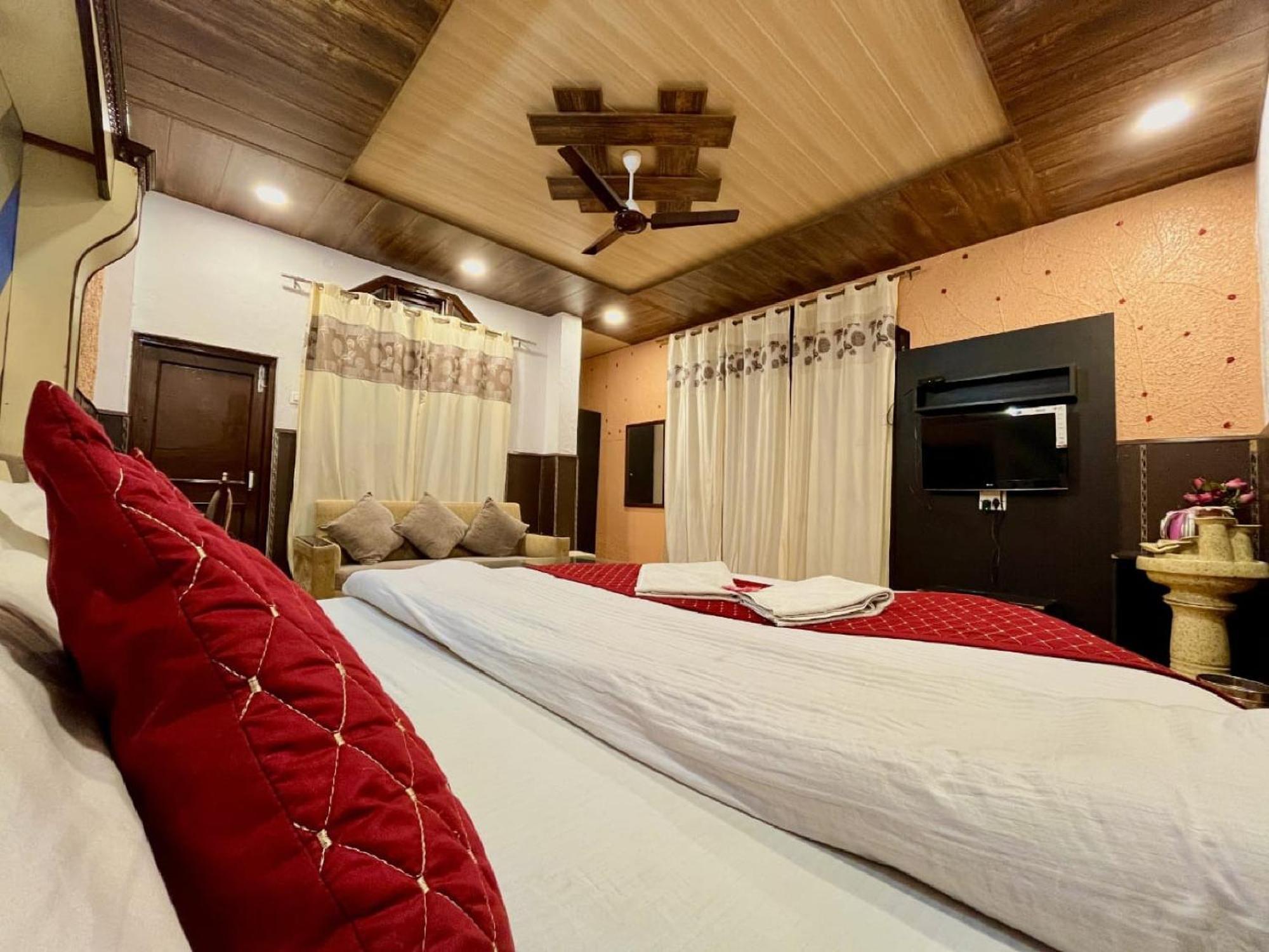 Sparkle Star Resort Khajjiar Εξωτερικό φωτογραφία